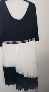 ( ON HOLD FOR TRUDY)Black and White Dress